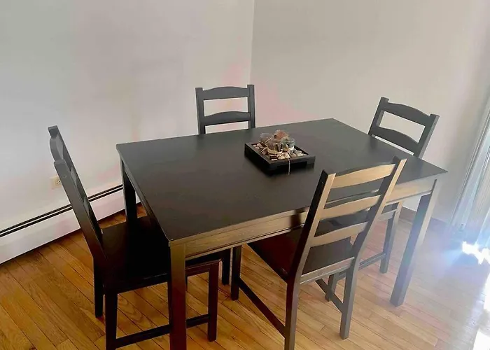 Lg. 2 Bedroom Apt. North Of Chicago W/ Free Parking Des Plaines