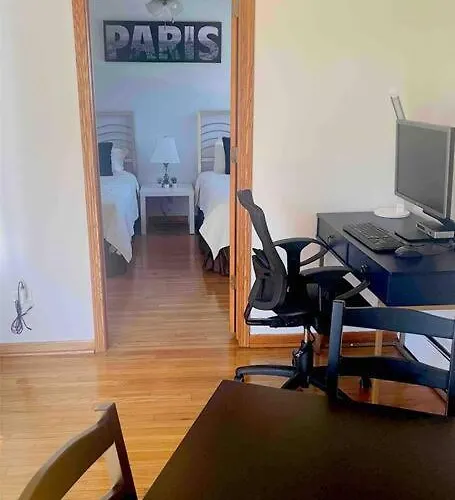 Lg. 2 Bedroom Apt. North Of Chicago W/ Free Parking Apartment Des Plaines