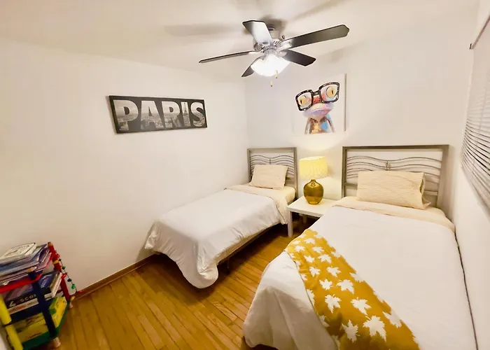 Lg. 2 Bedroom Apt. North Of Chicago W/ Free Parking Des Plaines